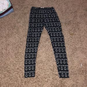 Penguin patterned leggings